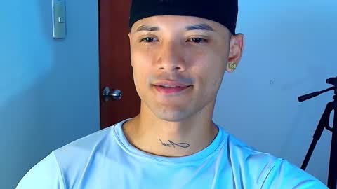 Snapshot of bryan_boy_ chatting on 10-08-25, 04:54 bryan online show from 10-08-25, 04:54