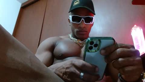 Enjoy the best muscle straws   online show from 03-09-25, 03:54