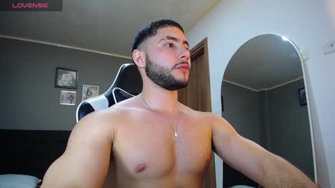 Snapshot of bryan_oficials chatting on 12-25-24, 12:27 bryan_oficials online show from 12-25-24, 12:27