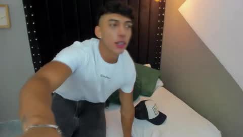 Snapshot of bryan_robayo5 chatting on 11-30-25, 12:09 Bryan online show from 11-30-25, 12:09