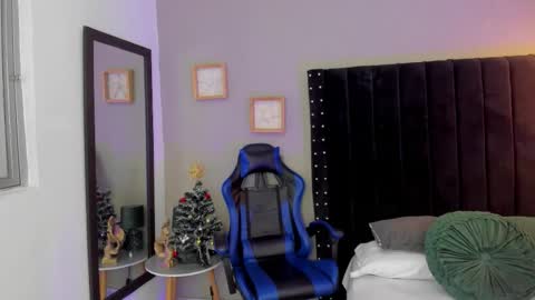 Snapshot of bryan_robayo5 chatting on 12-05-25, 11:30 Bryan online show from 12-05-25, 11:30