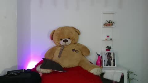 hot online show from 01-07-26, 03:36