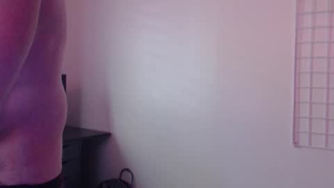 Snapshot of bt5002 chatting on 10-21-25, 03:02 BT online show from 10-21-25, 03:02