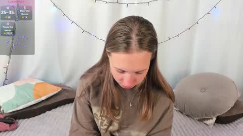 Snapshot of bubblebbb chatting on 12-15-24, 06:18 Sabrina  online show from 12-15-24, 06:18