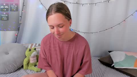 Snapshot of bubblebbb chatting on 12-18-24, 10:19 Sabrina  online show from 12-18-24, 10:19