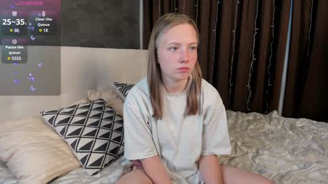 Snapshot of bubblebbb chatting on 01-10-25, 05:05 Sabrina  online show from 01-10-25, 05:05