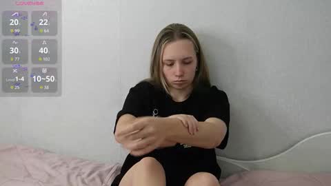 Snapshot of bubblebbb chatting on 10-15-25, 05:07 Sabrina  online show from 10-15-25, 05:07