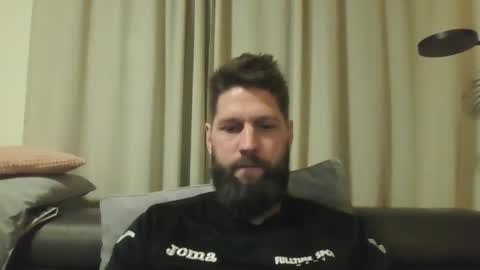 bubblebee1982 online show from 12-19-24, 07:07