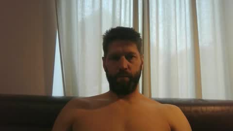 bubblebee1982 online show from 10-02-25, 07:04