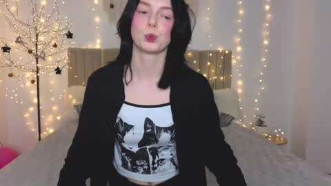 Snapshot of bucks_bunnyy chatting on 01-15-26, 07:13 Leona online show from 01-15-26, 07:13