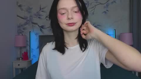 Snapshot of bucks_bunnyy chatting on 02-07-26, 10:57 Leona online show from 02-07-26, 10:57