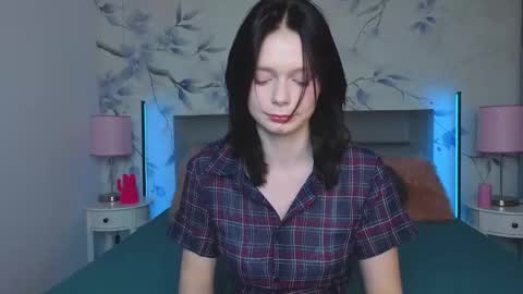 Snapshot of bucks_bunnyy chatting on 02-08-26, 10:13 Leona online show from 02-08-26, 10:13