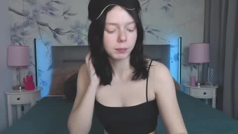 Snapshot of bucks_bunnyy chatting on 02-11-26, 10:59 Leona online show from 02-11-26, 10:59