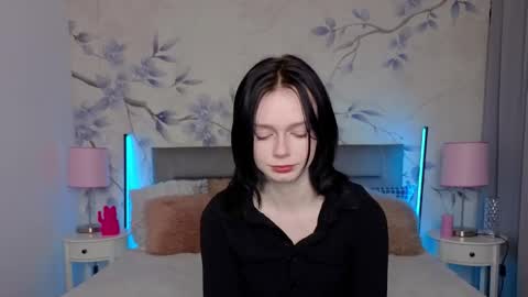 Snapshot of bucks_bunnyy chatting on 02-21-26, 12:22 Leona online show from 02-21-26, 12:22