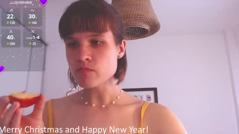 Snapshot of buckwheat_queen chatting on 12-28-24, 09:19 Mira online show from 12-28-24, 09:19