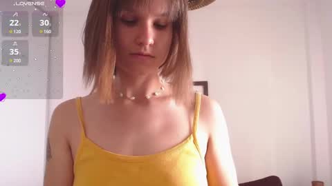 Snapshot of buckwheat_queen chatting on 02-18-25, 12:39 Mira online show from 02-18-25, 12:39
