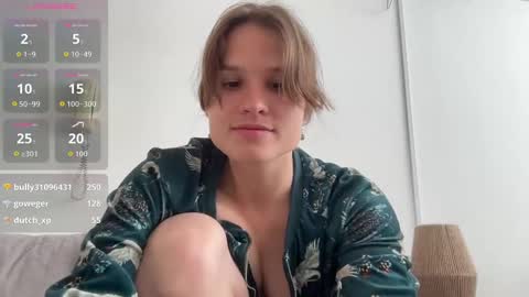 Snapshot of buckwheat_queen chatting on 09-22-25, 06:32 Mira online show from 09-22-25, 06:32