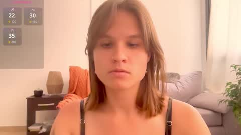 Snapshot of buckwheat_queen chatting on 11-13-25, 05:34 Mira online show from 11-13-25, 05:34