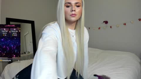 Snapshot of buitifulblonde chatting on 01-06-25, 01:53 buitifulblonde online show from 01-06-25, 01:53