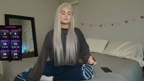 Snapshot of buitifulblonde chatting on 01-18-25, 01:08 buitifulblonde online show from 01-18-25, 01:08