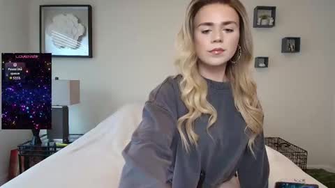 Snapshot of buitifulblonde chatting on 12-20-25, 05:42 buitifulblonde online show from 12-20-25, 05:42