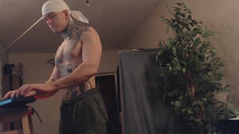 Snapshot of bulatov_x chatting on 02-11-25, 06:44 Dmitriy  online show from 02-11-25, 06:44