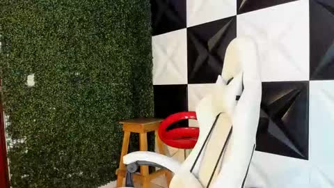 bull_cam online show from 11-01-25, 05:04