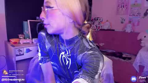 Snapshot of bun_nyx chatting on 10-31-25, 03:18        online show from 10-31-25, 03:18