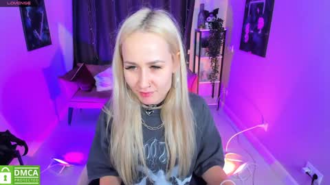 Snapshot of bunny__of_love chatting on 12-03-24, 12:16 Sasha online show from 12-03-24, 12:16