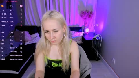 Snapshot of bunny__of_love chatting on 01-24-25, 01:47 Sasha online show from 01-24-25, 01:47