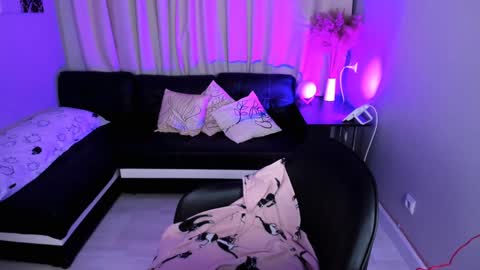 Snapshot of bunny__of_love chatting on 01-29-25, 02:21 Sasha online show from 01-29-25, 02:21