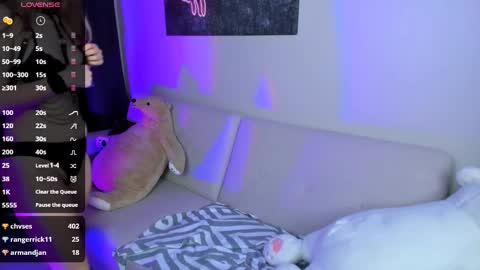 Snapshot of bunny__of_love chatting on 02-11-25, 09:42 Sasha online show from 02-11-25, 09:42