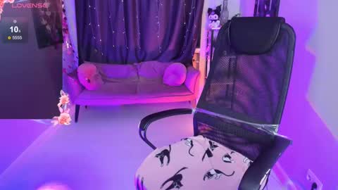 Snapshot of bunny__of_love chatting on 02-12-25, 01:48 Sasha online show from 02-12-25, 01:48