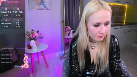 Snapshot of bunny__of_love chatting on 03-04-25, 07:43 Sasha online show from 03-04-25, 07:43