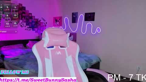 Snapshot of bunny__of_love chatting on 09-10-25, 07:47 Sasha online show from 09-10-25, 07:47
