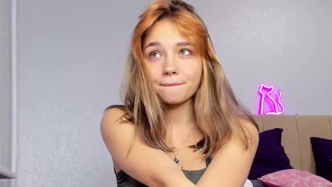 Snapshot of bunny_bonny chatting on 12-25-24, 03:29 Alice online show from 12-25-24, 03:29