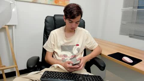 bunny online show from 12-17-25, 12:22