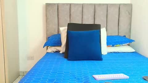 Carolina online show from 09-09-25, 05:07