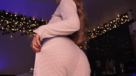 Snapshot of bunny_tsukino chatting on 11-19-25, 03:50 B U N N Y online show from 11-19-25, 03:50