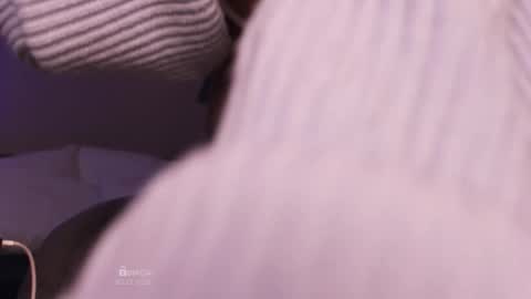 Snapshot of bunny_tsukino chatting on 11-20-25, 04:23 B U N N Y online show from 11-20-25, 04:23