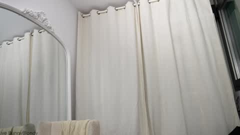 Anaiz   online show from 10-16-25, 08:37