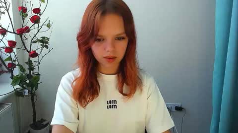 Snapshot of bunnybloom_ chatting on 09-20-25, 04:46 Ariel online show from 09-20-25, 04:46