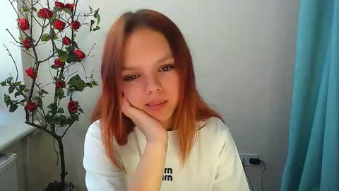 Snapshot of bunnybloom_ chatting on 09-25-25, 04:05 Ariel online show from 09-25-25, 04:05