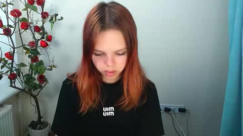 Snapshot of bunnybloom_ chatting on 09-30-25, 04:17 Ariel online show from 09-30-25, 04:17