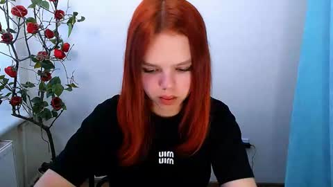 Snapshot of bunnybloom_ chatting on 10-14-25, 04:13 Ariel online show from 10-14-25, 04:13