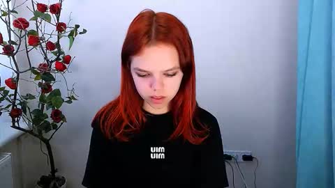 Snapshot of bunnybloom_ chatting on 10-15-25, 04:45 Ariel online show from 10-15-25, 04:45