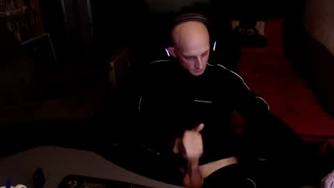 Snapshot of bunnydollstellas_toy chatting on 10-12-25, 05:23 Gnther online show from 10-12-25, 05:23