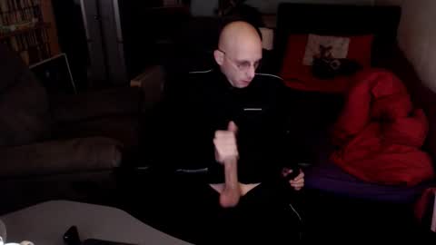 Snapshot of bunnydollstellas_toy chatting on 10-15-25, 10:26 Gnther online show from 10-15-25, 10:26