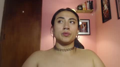 bunnyEmilyR0s33 online show from 02-11-25, 09:25