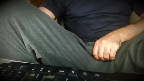 Hairy Arabian online show from 10-13-25, 05:46